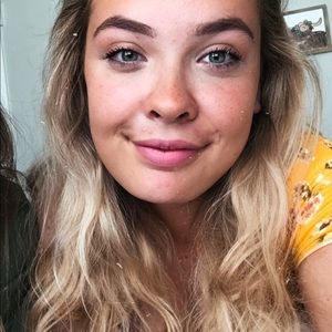 Meet your Posher, Hailey